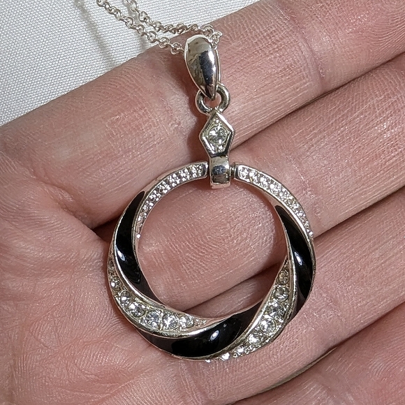 🌟3/$20🌟 GV9 Necklace - Picture 3 of 5